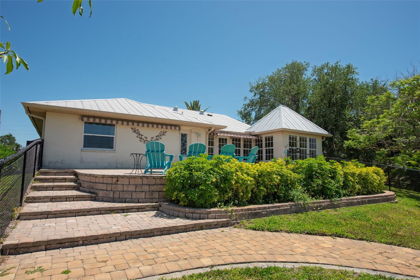 Image 16 of 88 For 880 Lemon Bay Drive
