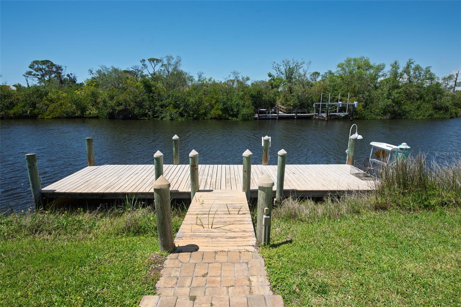 Image 8 of 88 For 880 Lemon Bay Drive