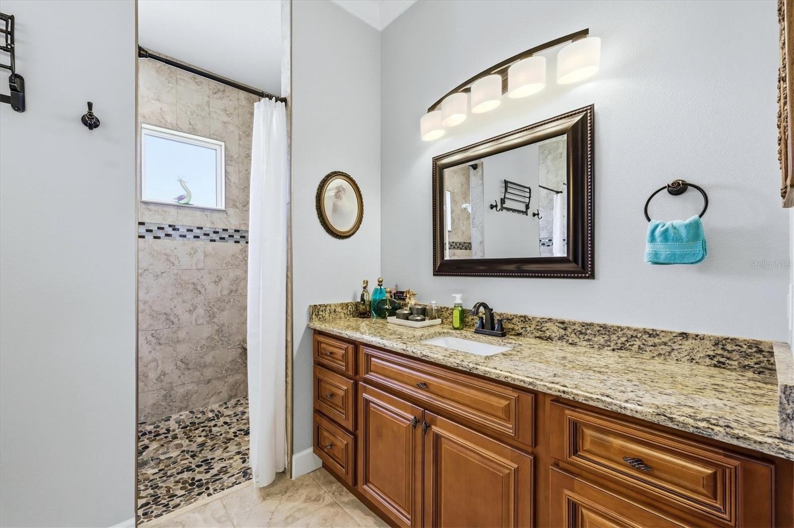 Image 22 of 46 For 15610 Seafoam Circle