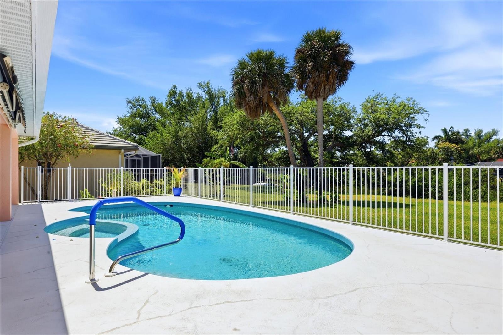 Image 26 of 41 For 10 Arlington Drive