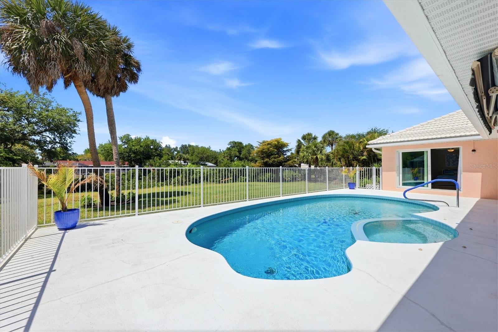 Image 28 of 41 For 10 Arlington Drive