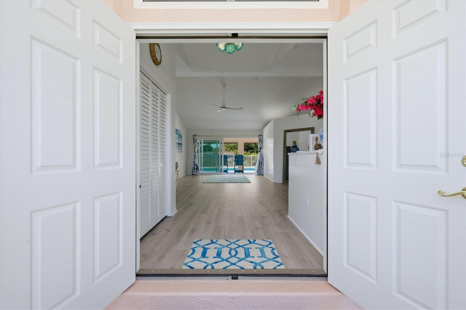 Image 4 of 41 For 10 Arlington Drive