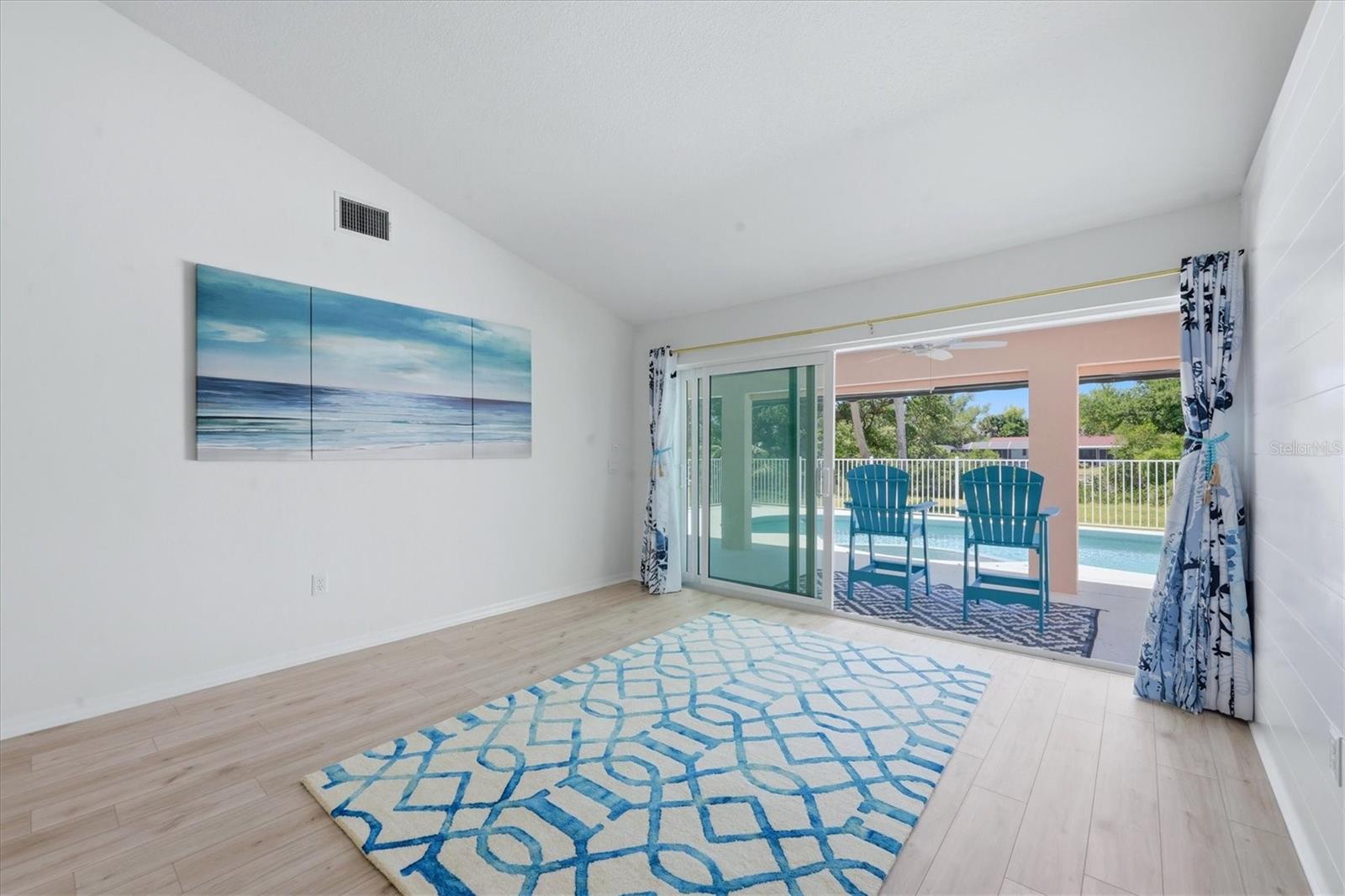 Image 5 of 41 For 10 Arlington Drive