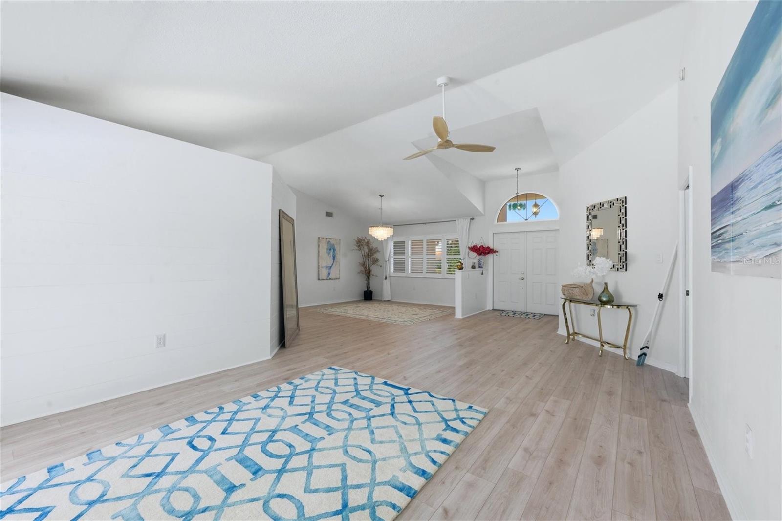 Image 7 of 41 For 10 Arlington Drive