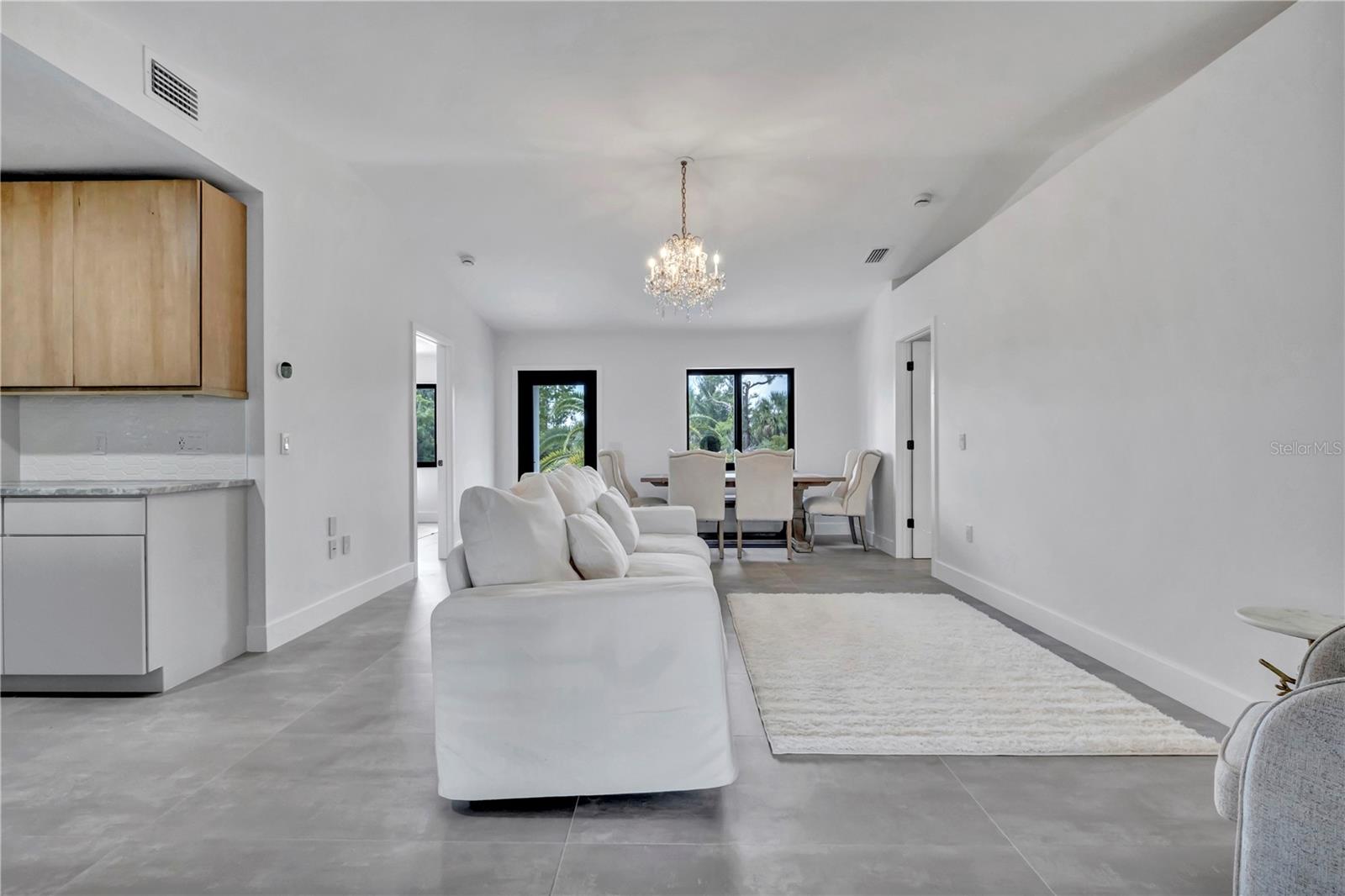 Image 17 of 46 For 15180 Lyneburg Avenue