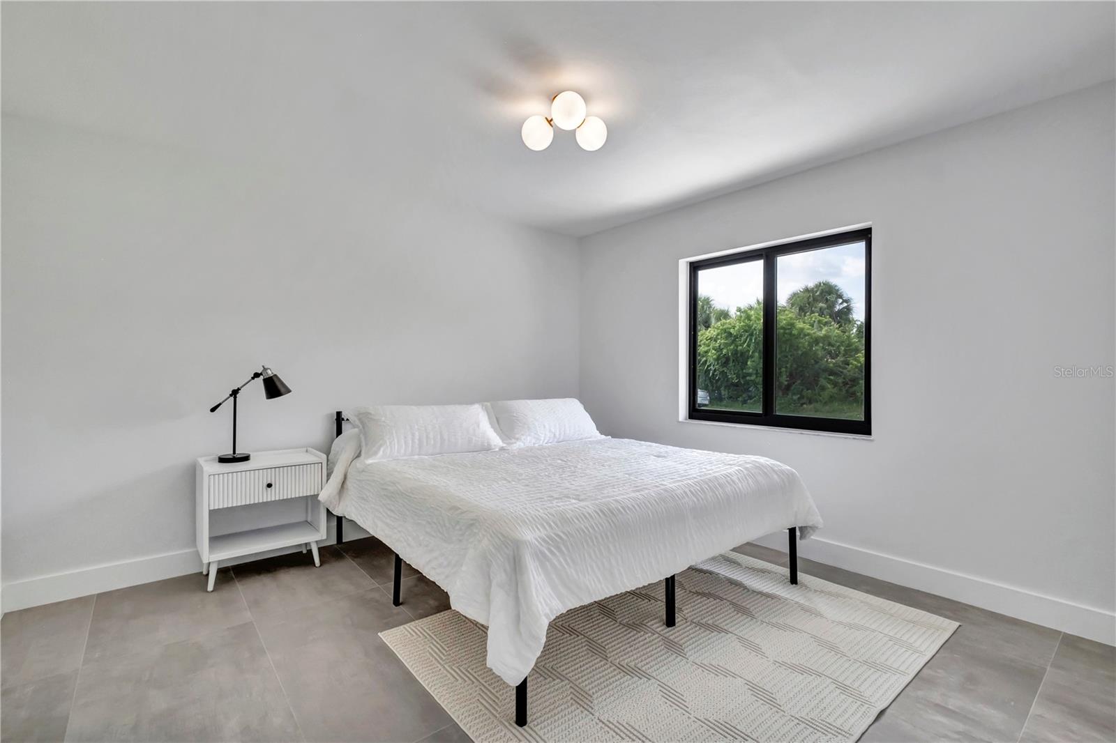 Image 19 of 46 For 15180 Lyneburg Avenue