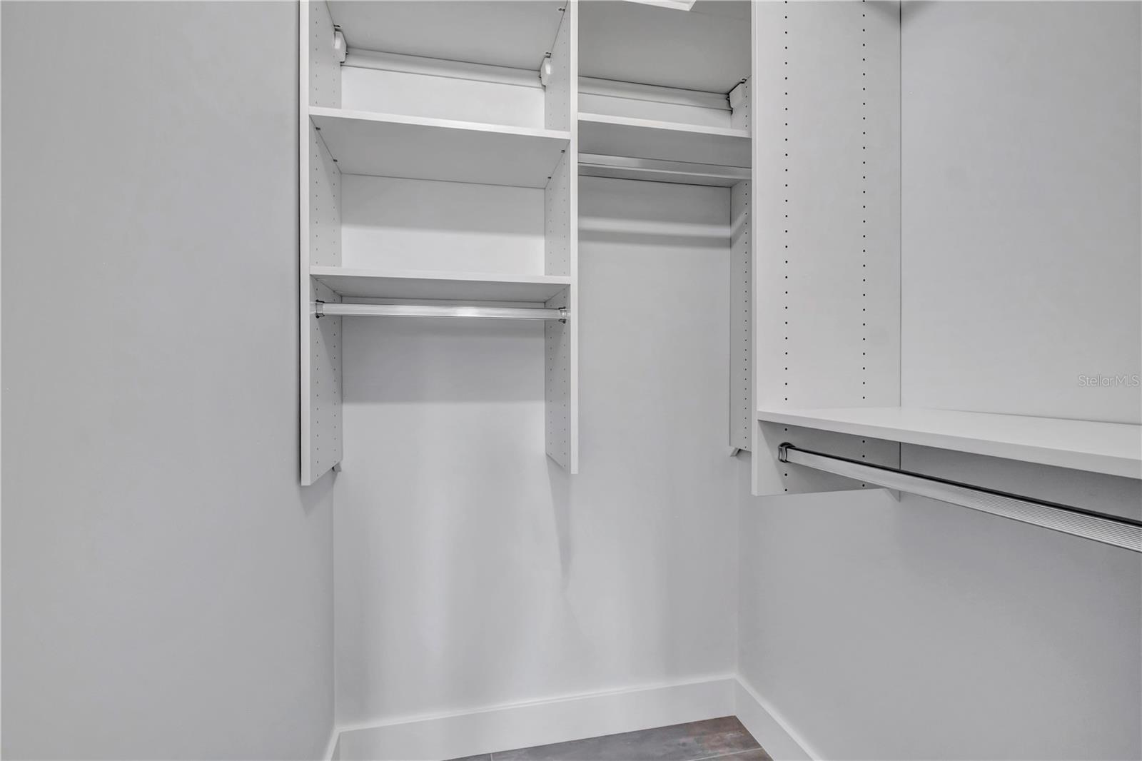 Image 21 of 46 For 15180 Lyneburg Avenue