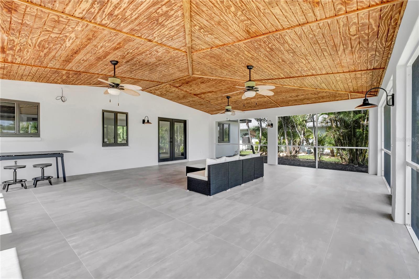 Image 24 of 46 For 15180 Lyneburg Avenue