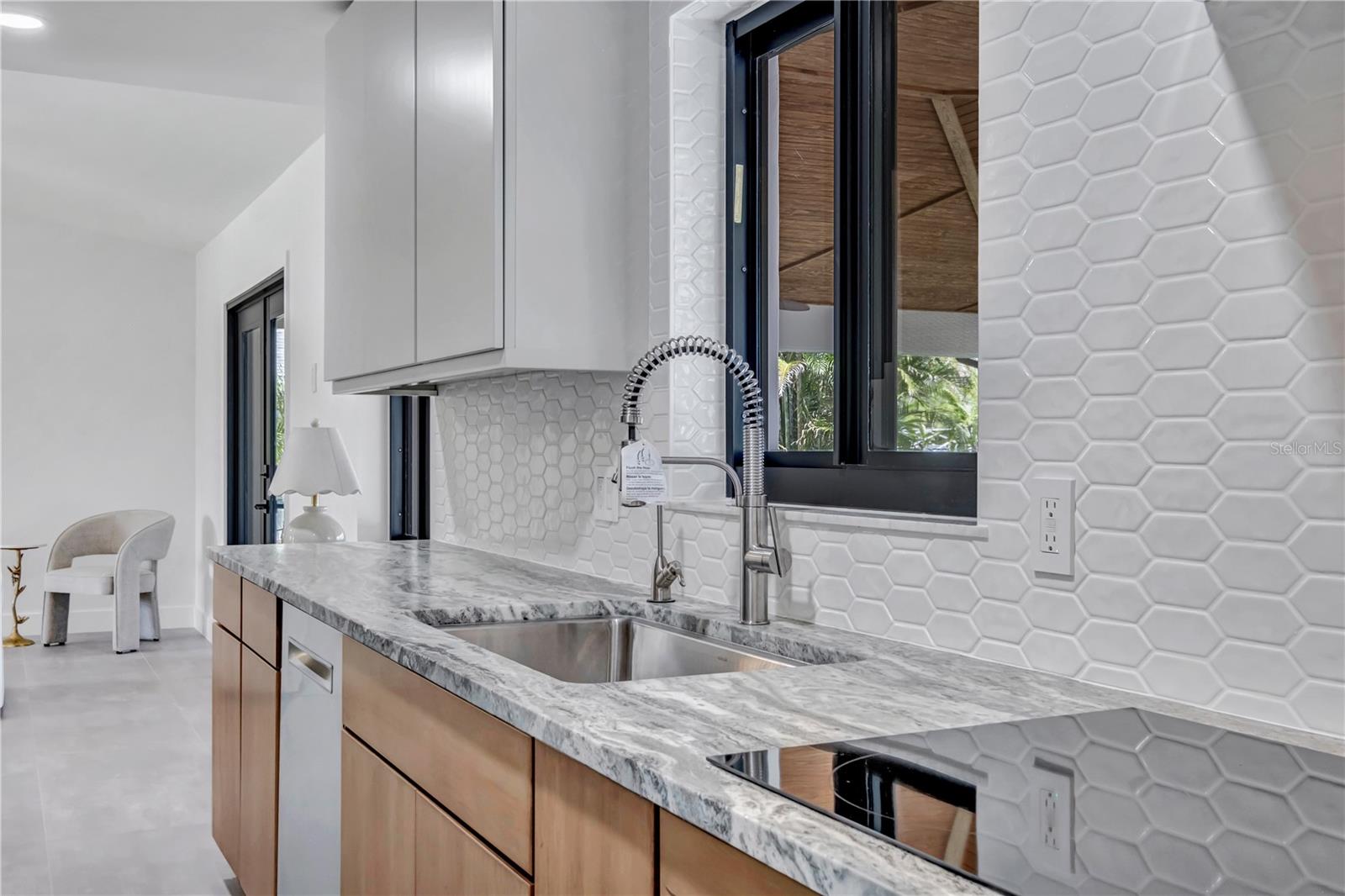 Image 8 of 46 For 15180 Lyneburg Avenue