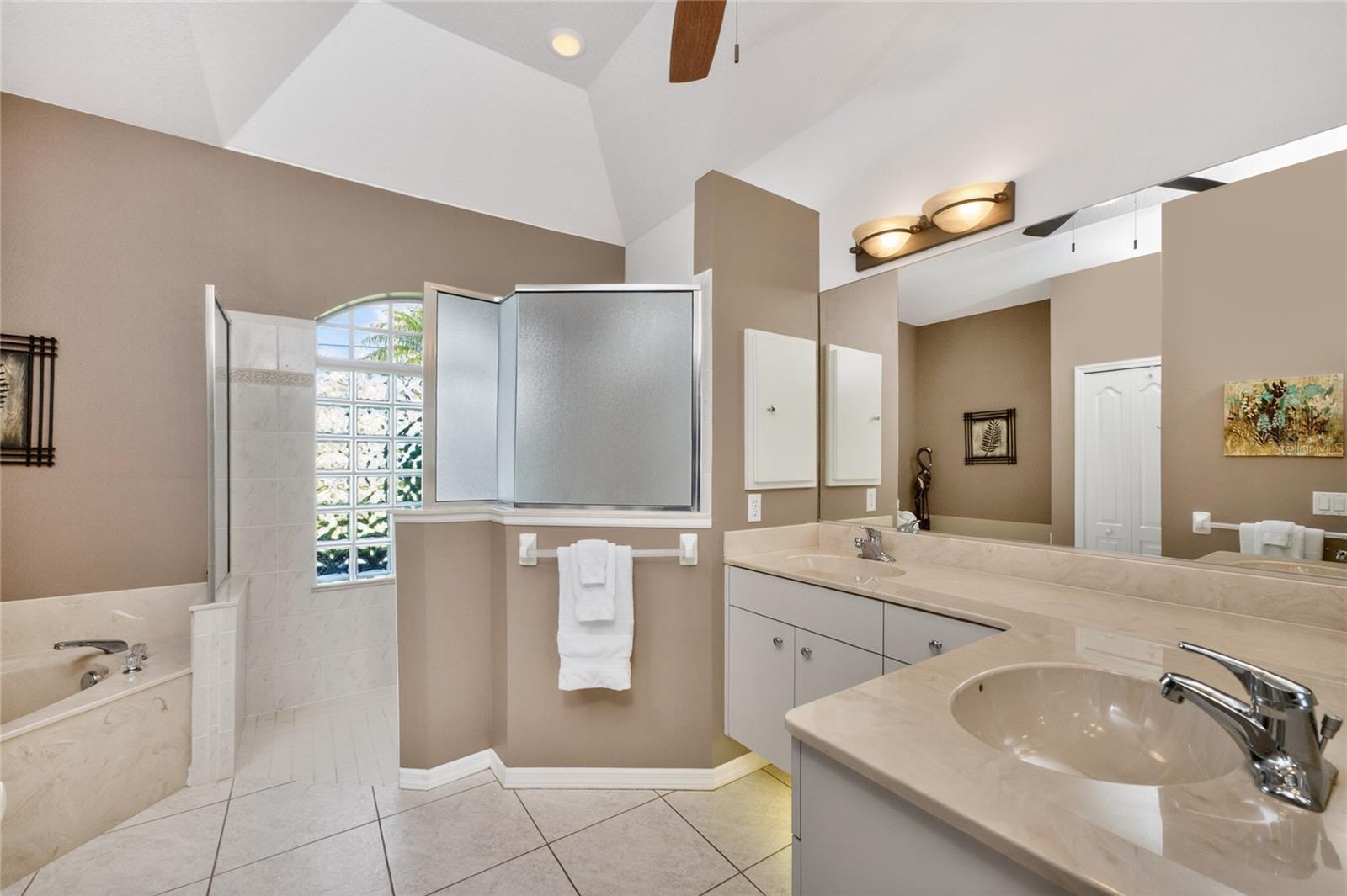 Image 26 of 58 For 28 Medalist Court