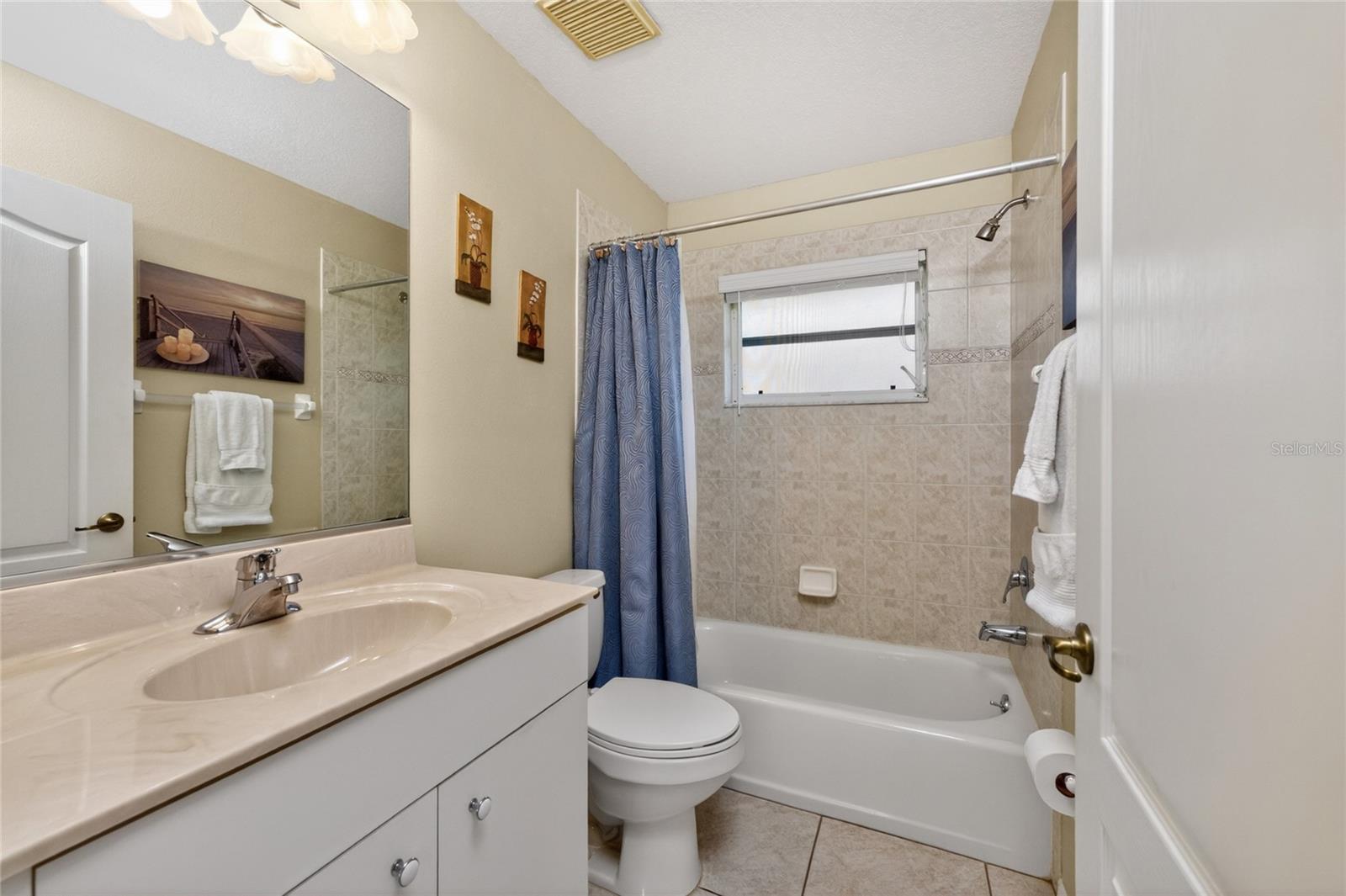 Image 32 of 58 For 28 Medalist Court