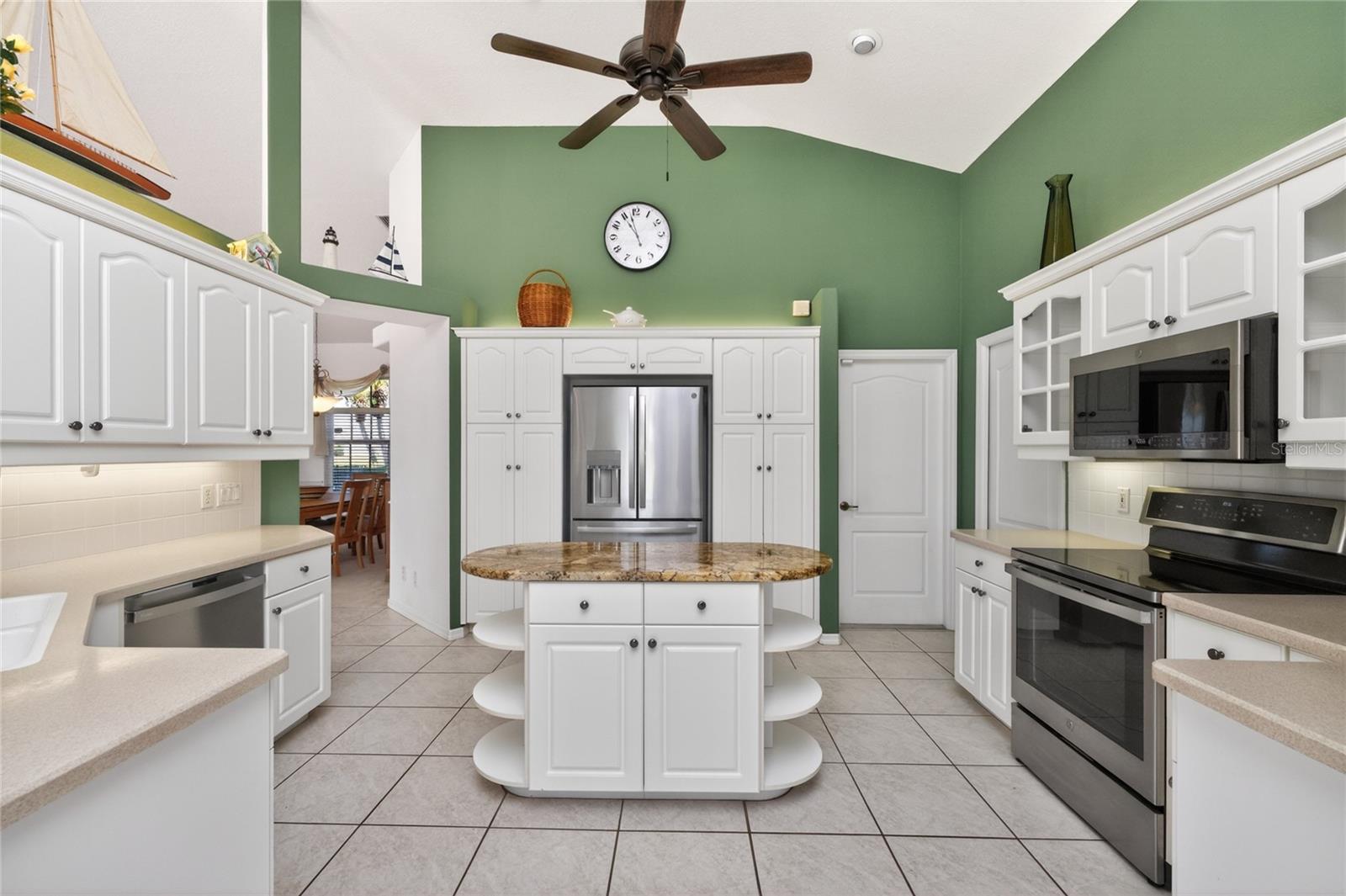 Image 6 of 58 For 28 Medalist Court