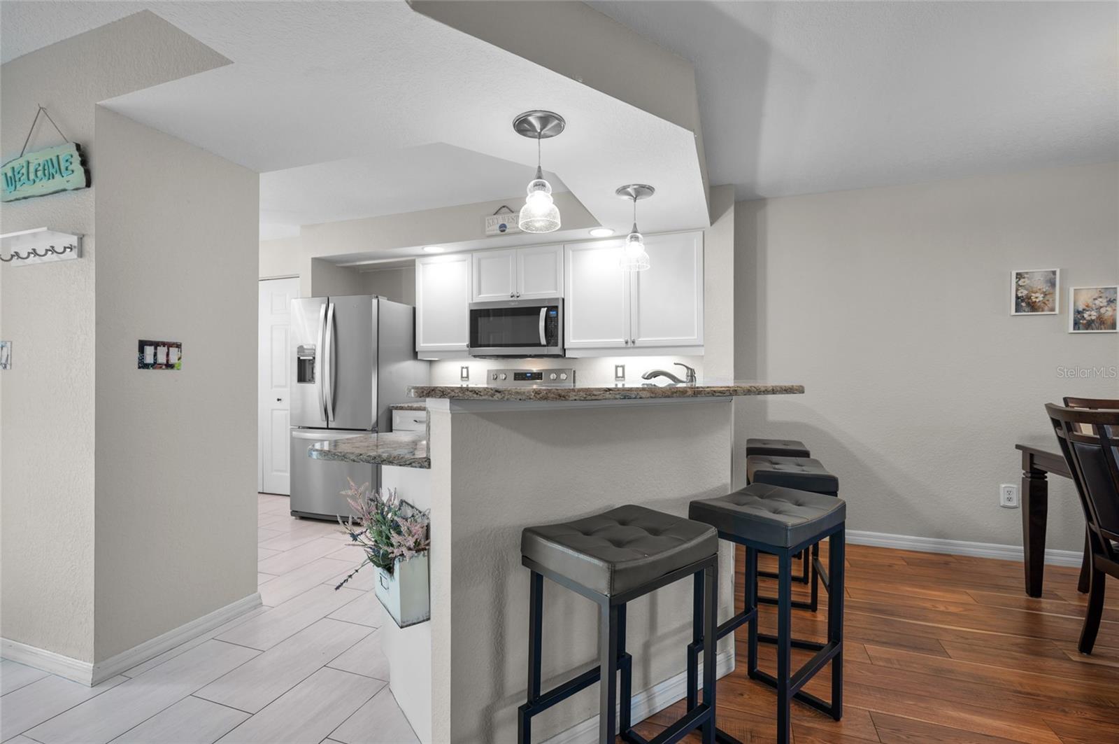 Image 11 of 39 For 5725 Greenwood Avenue 4104