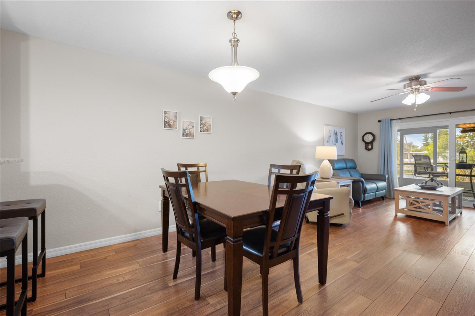 Image 12 of 39 For 5725 Greenwood Avenue 4104