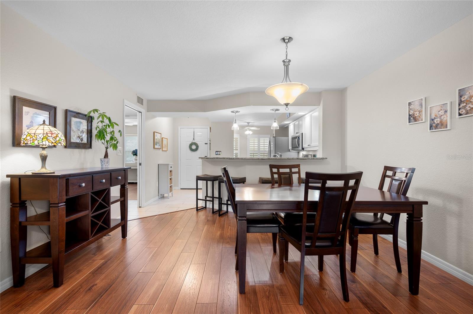 Image 13 of 39 For 5725 Greenwood Avenue 4104