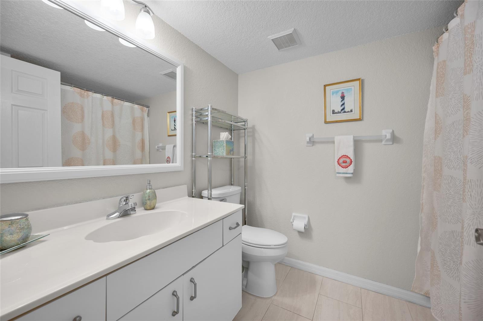 Image 19 of 39 For 5725 Greenwood Avenue 4104