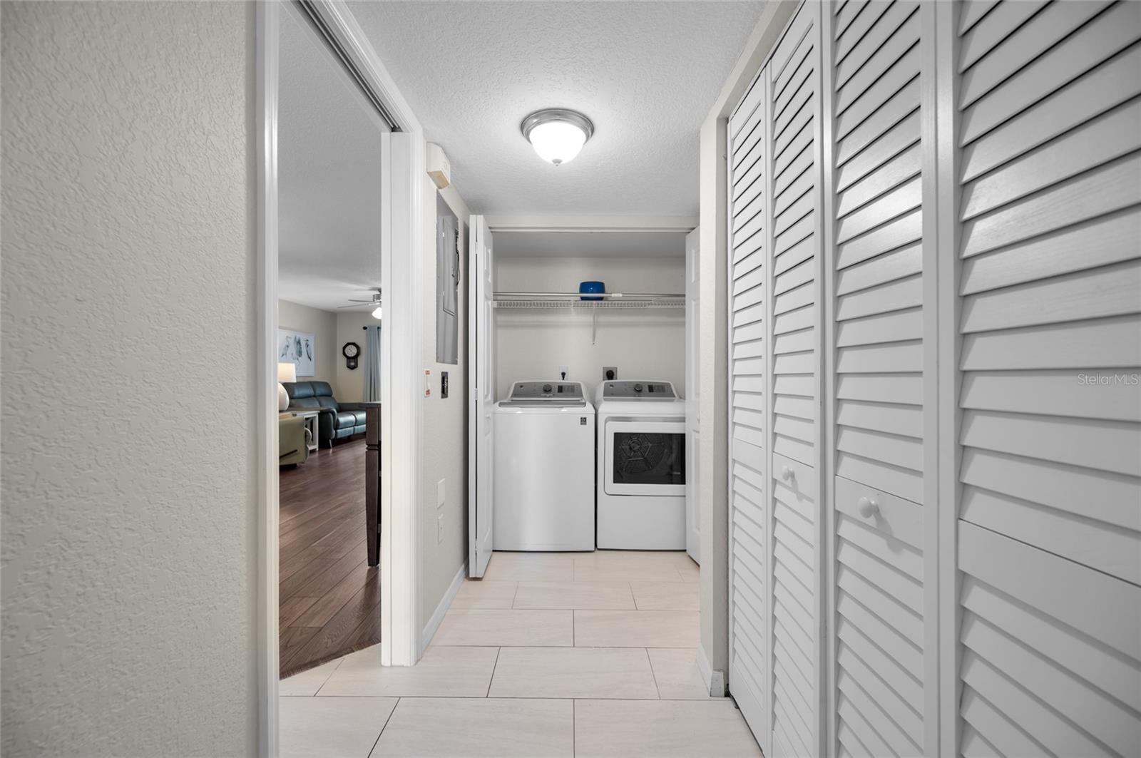 Image 23 of 39 For 5725 Greenwood Avenue 4104