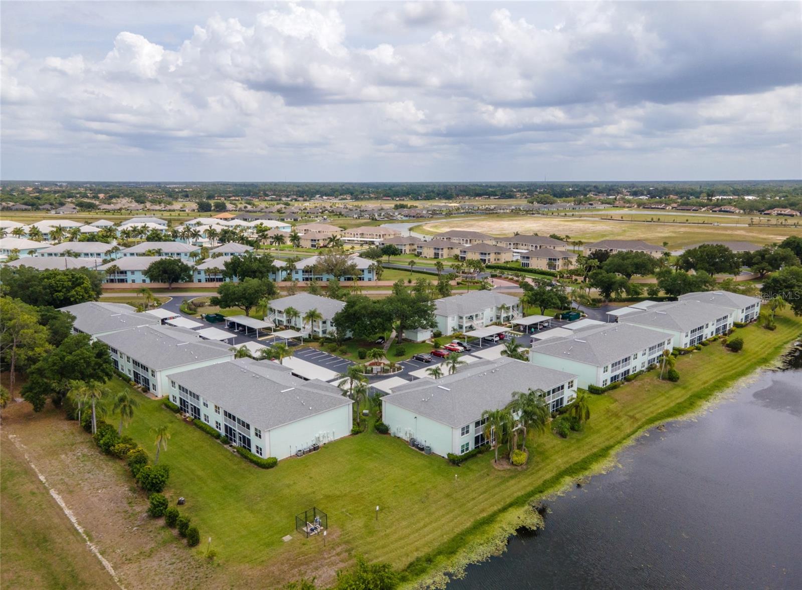 Image 30 of 39 For 5725 Greenwood Avenue 4104