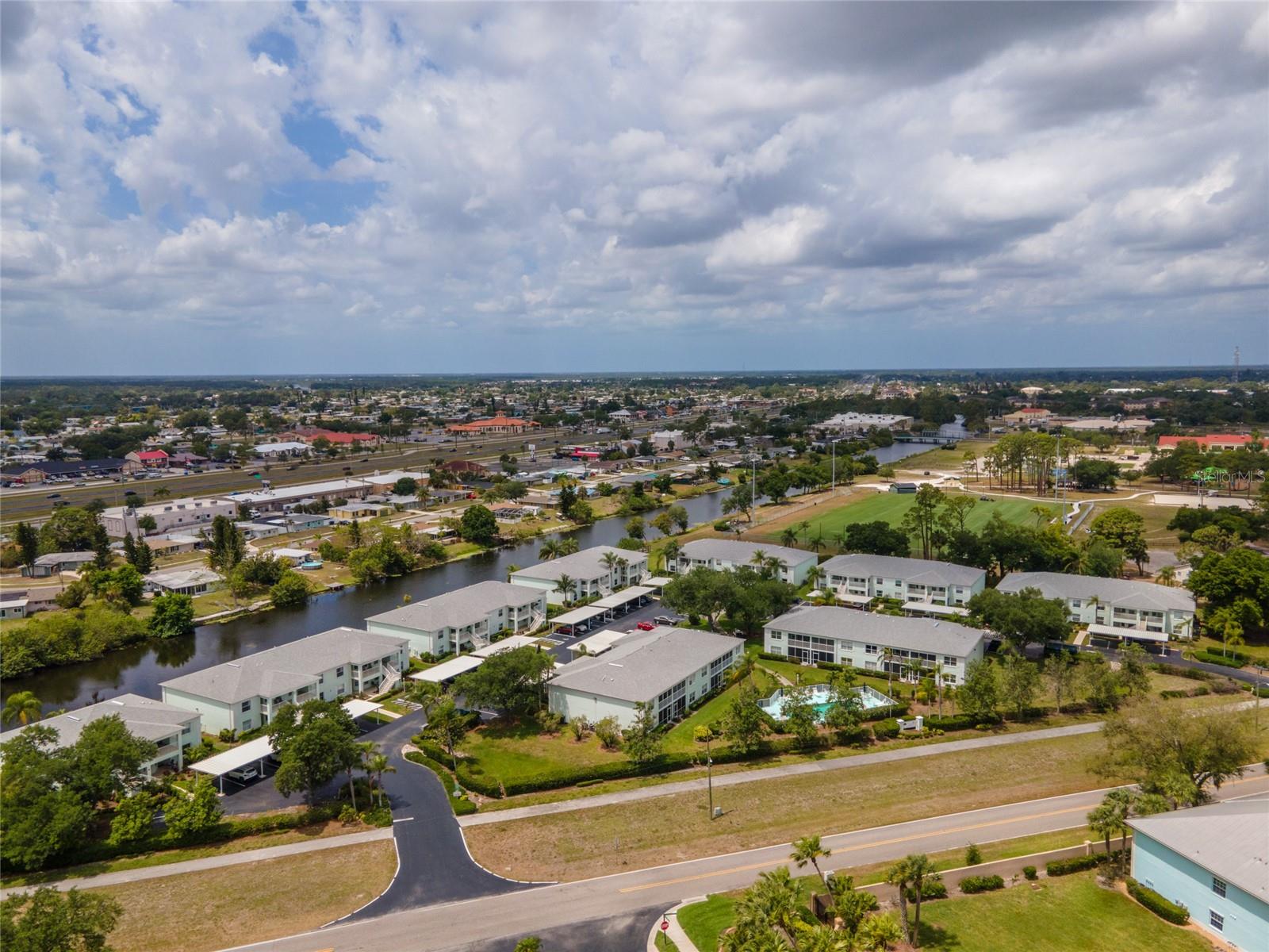 Image 31 of 39 For 5725 Greenwood Avenue 4104