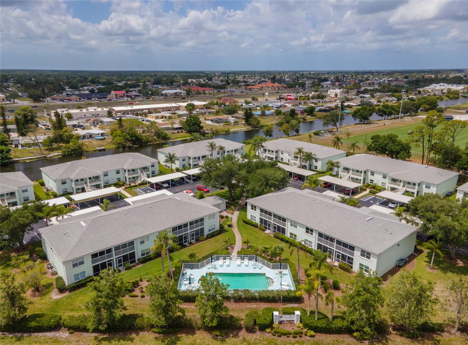 Image 32 of 39 For 5725 Greenwood Avenue 4104