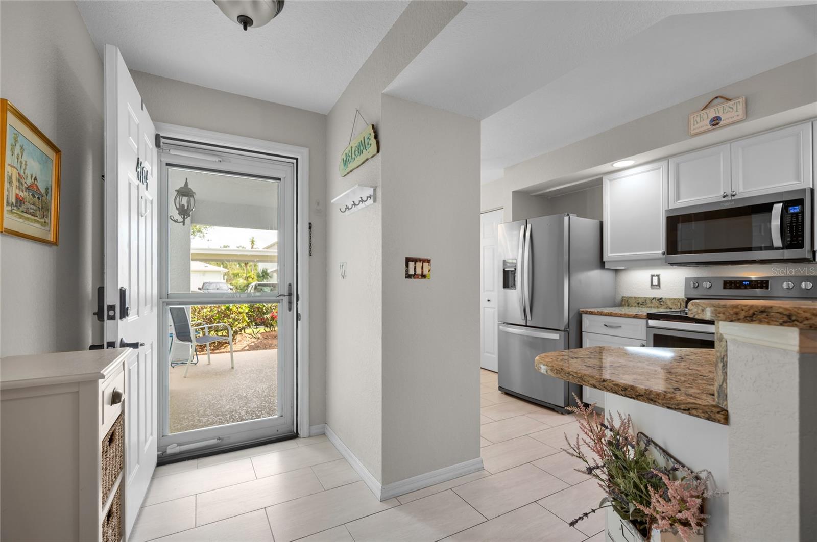 Image 4 of 39 For 5725 Greenwood Avenue 4104