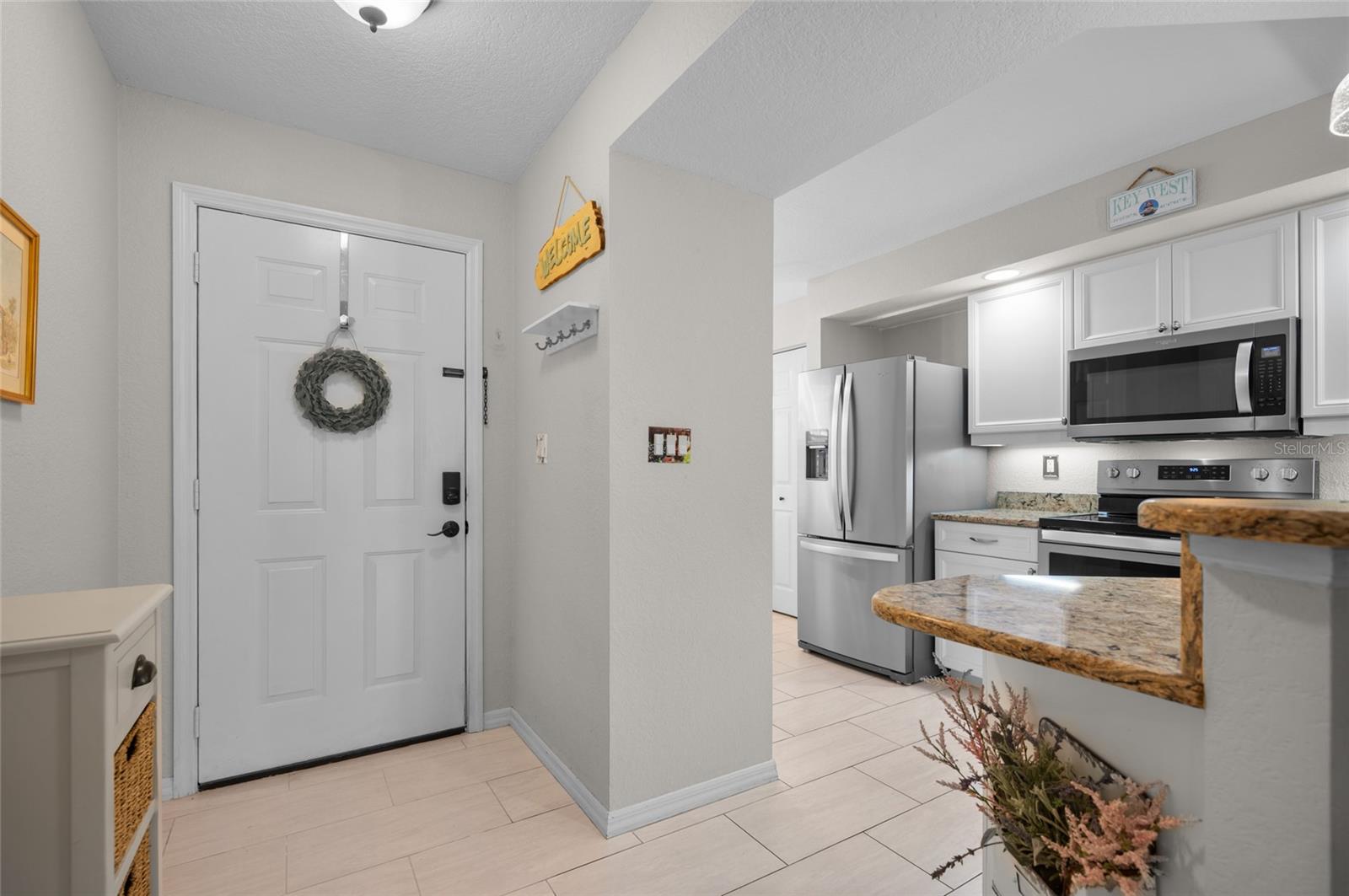 Image 5 of 39 For 5725 Greenwood Avenue 4104