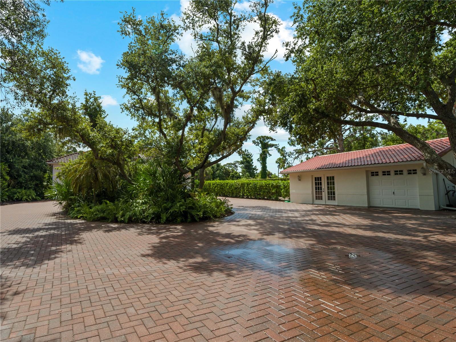 Image 13 of 80 For 1981 Bayshore Drive