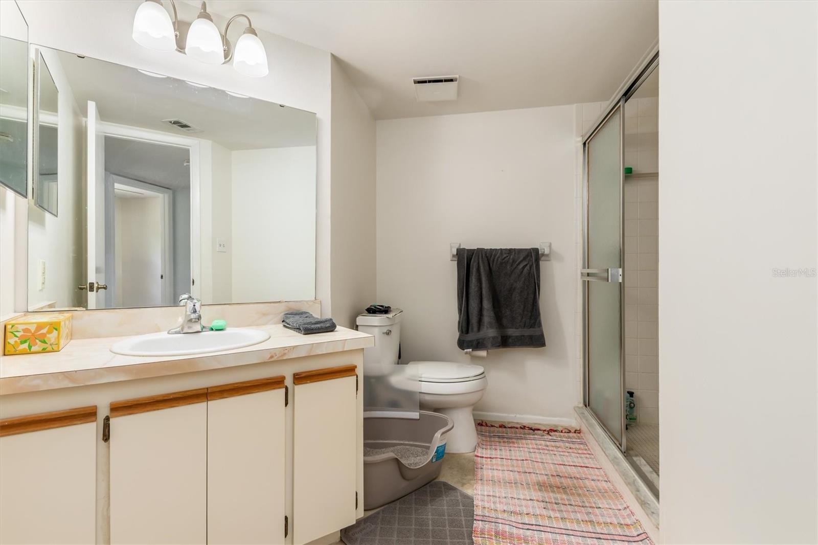 Image 19 of 42 For 19505 Quesada Avenue C203