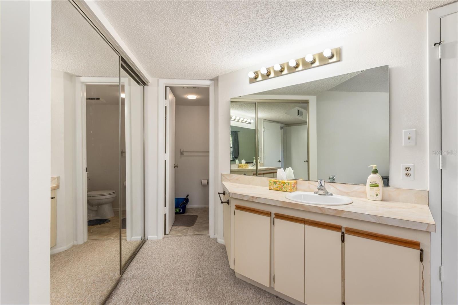 Image 24 of 42 For 19505 Quesada Avenue C203