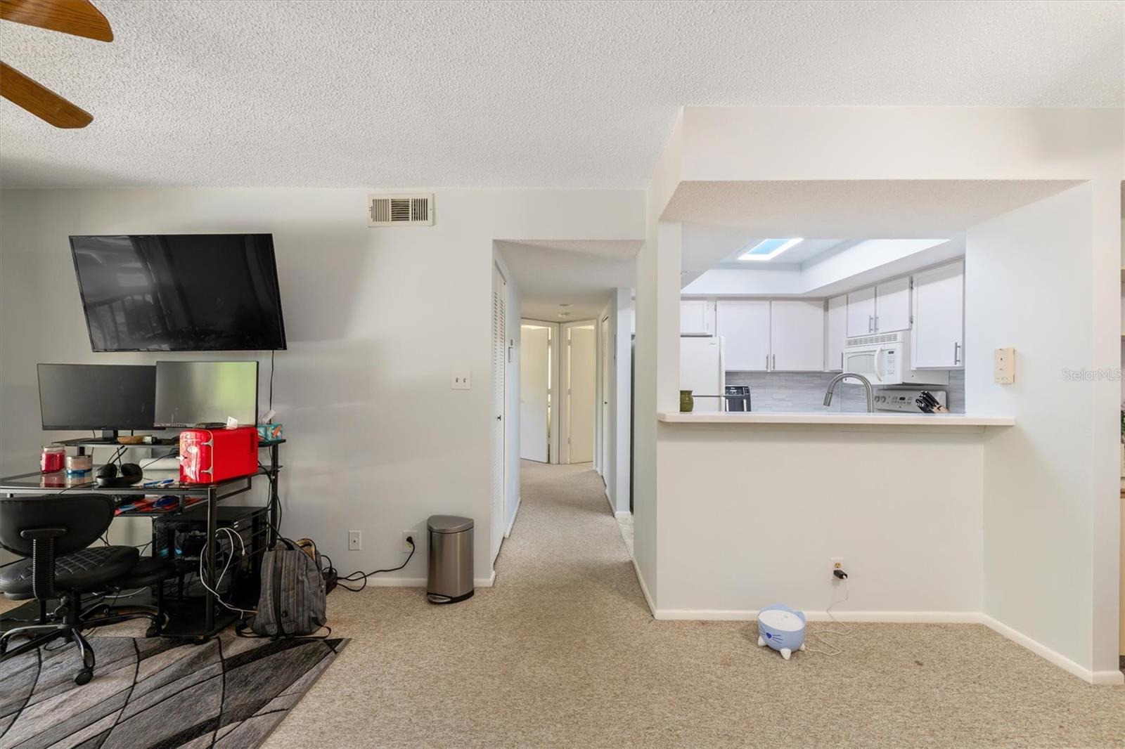 Image 5 of 42 For 19505 Quesada Avenue C203