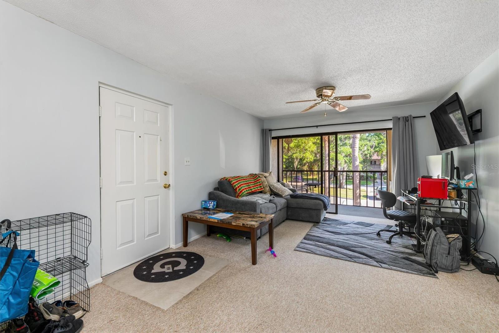 Image 6 of 42 For 19505 Quesada Avenue C203