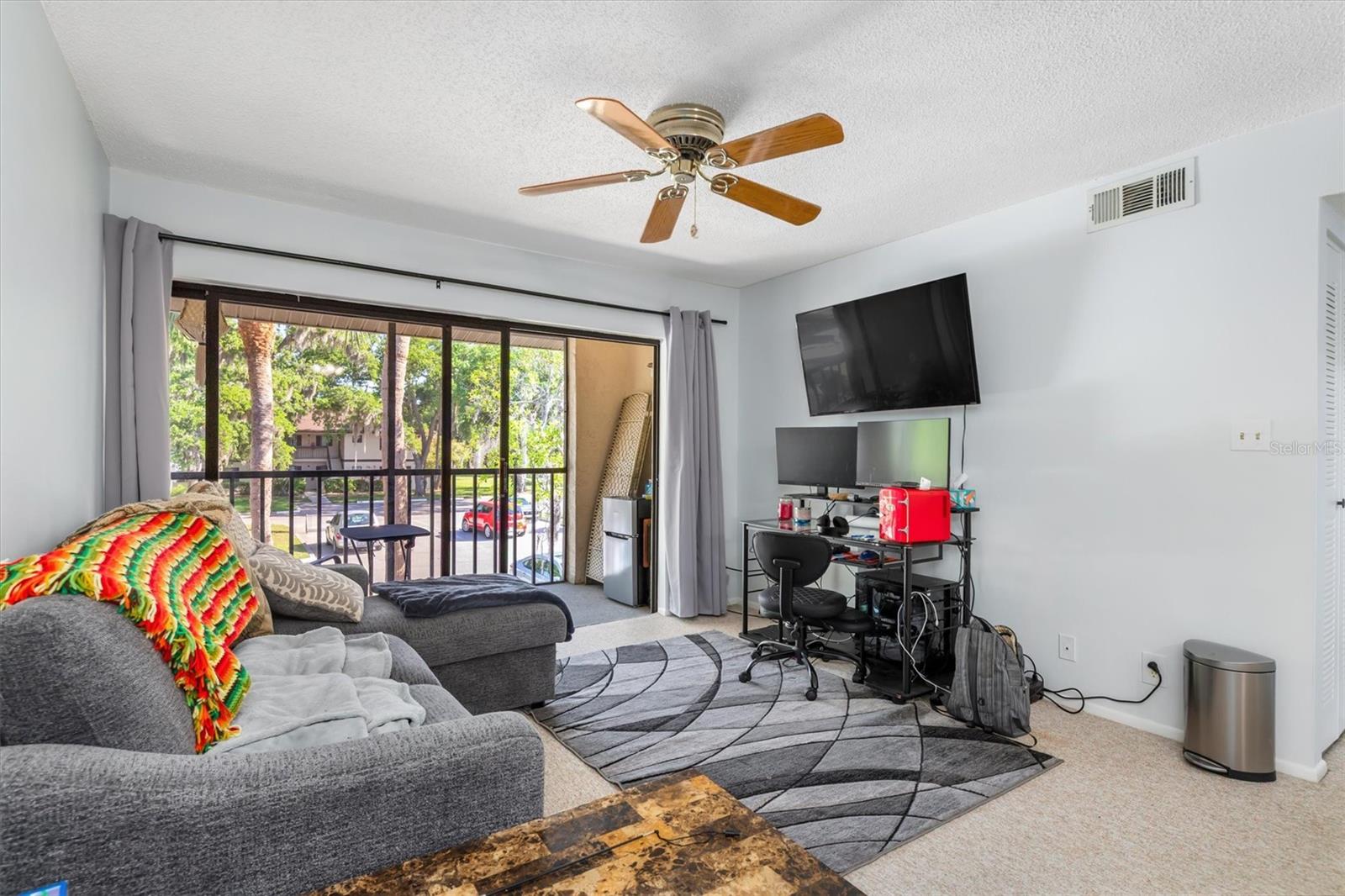 Image 8 of 42 For 19505 Quesada Avenue C203