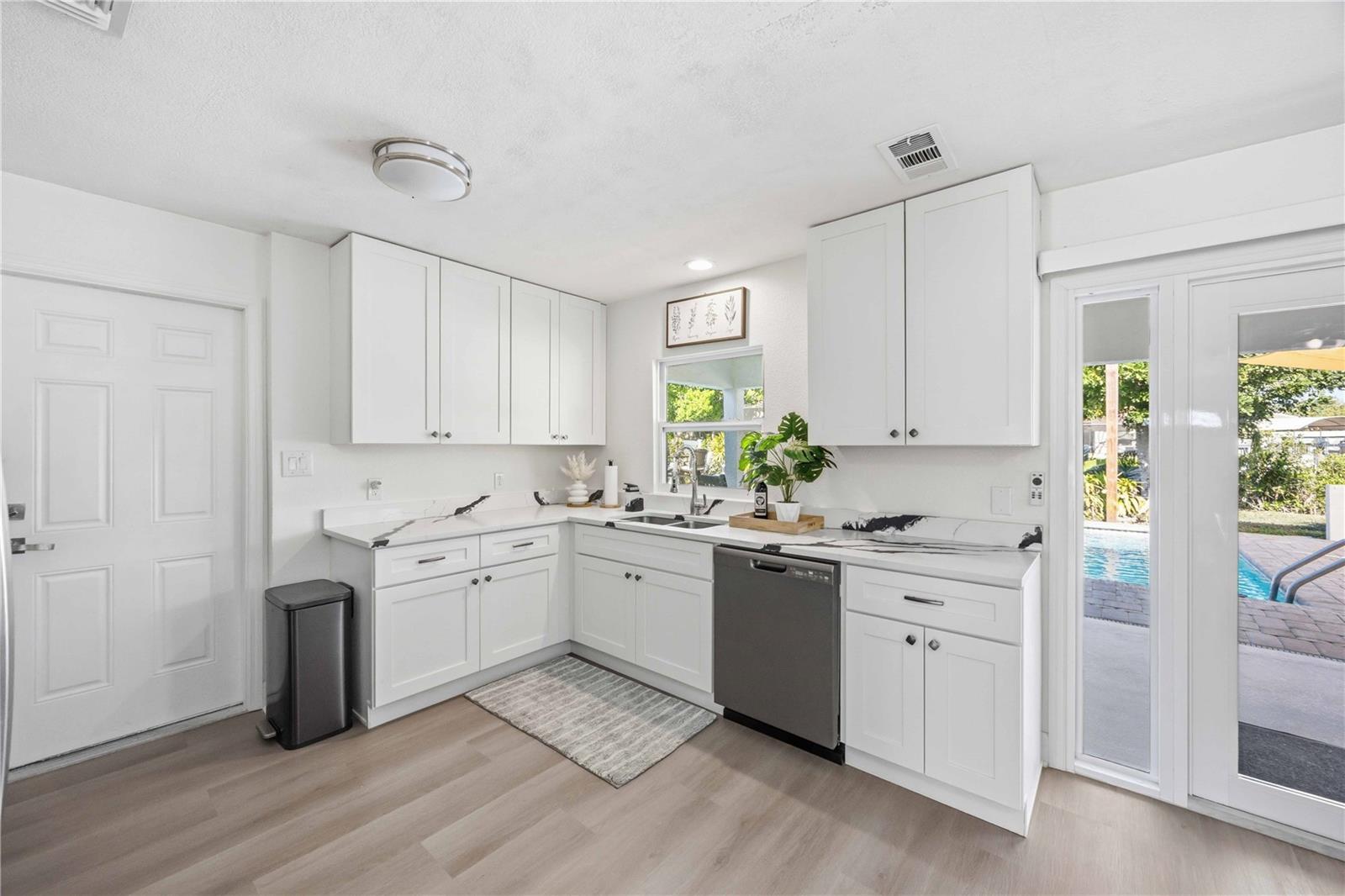 Image 16 of 61 For 5281 Boyle Terrace