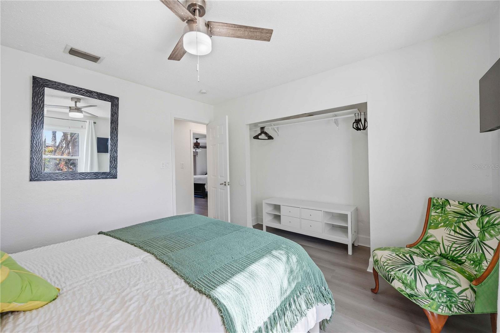 Image 25 of 61 For 5281 Boyle Terrace