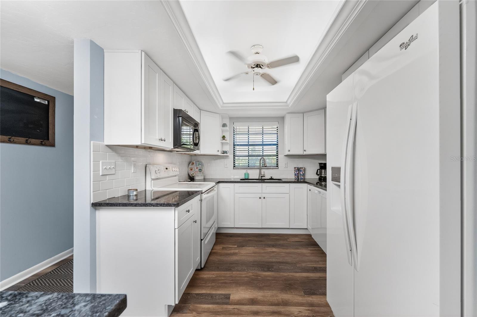 Image 11 of 42 For 150 Englewood Isles Parkway 108