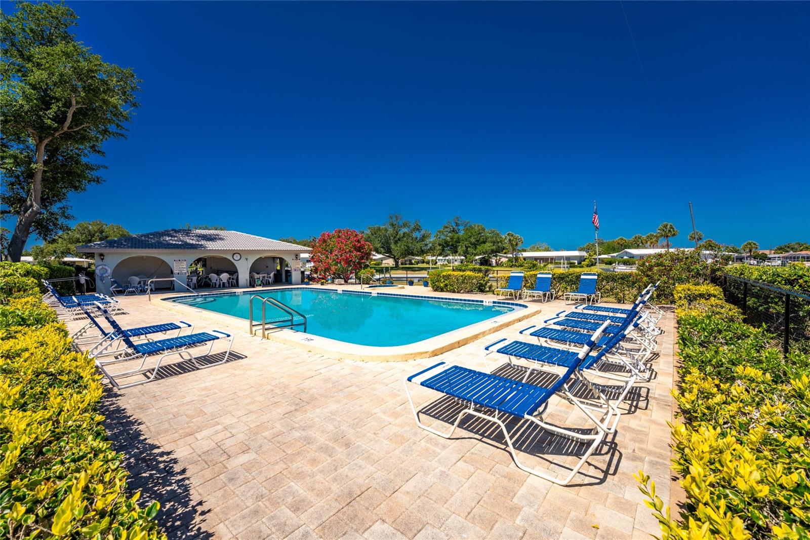 Image 3 of 42 For 150 Englewood Isles Parkway 108