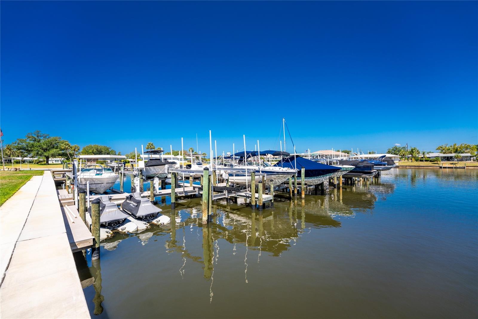 Image 32 of 42 For 150 Englewood Isles Parkway 108