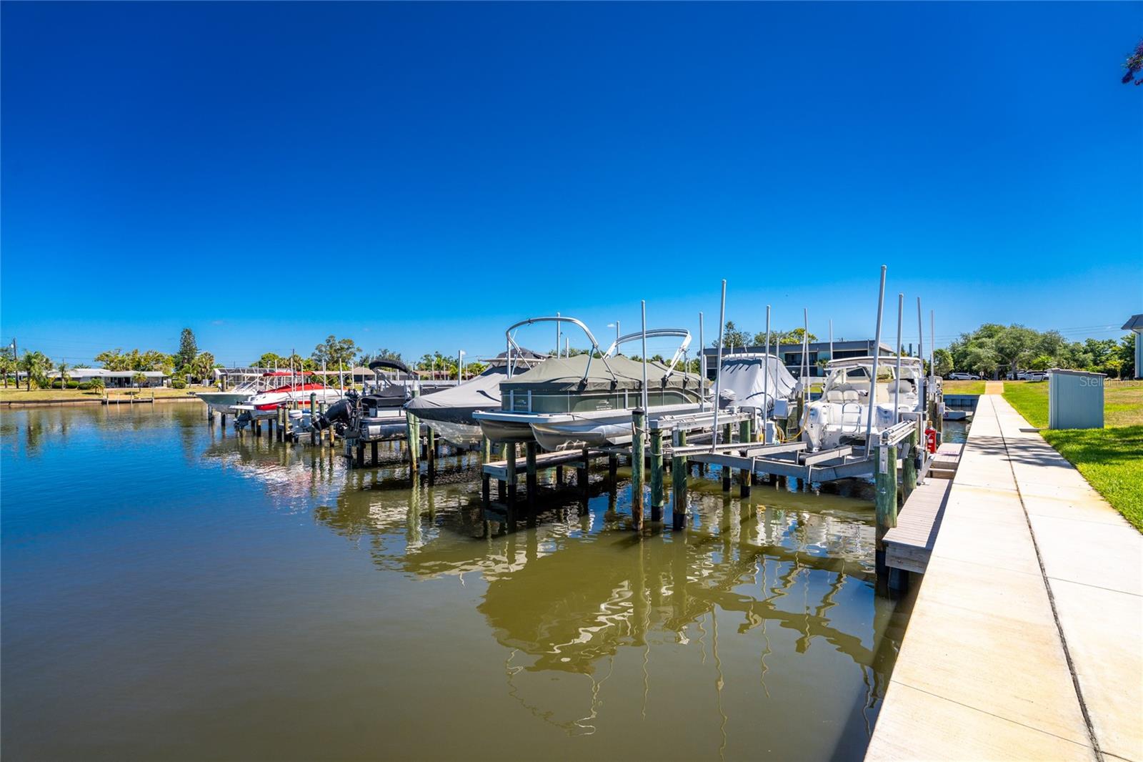 Image 33 of 42 For 150 Englewood Isles Parkway 108