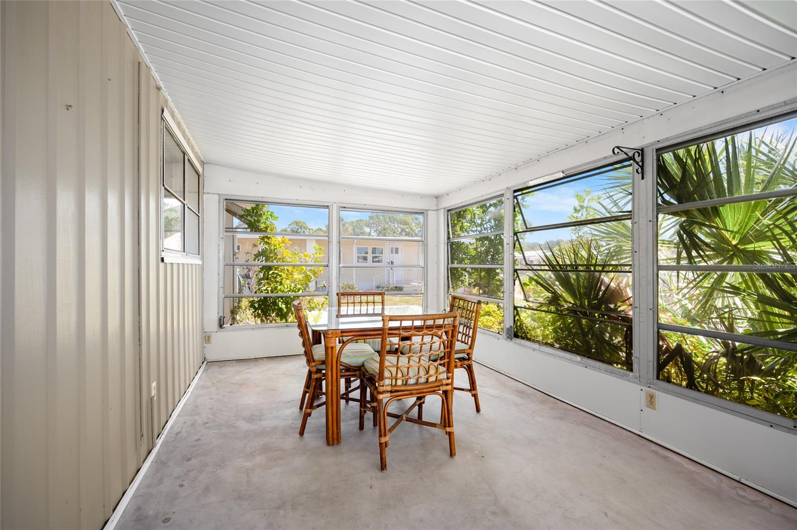 Image 13 of 44 For 5751 Hyacinth Road