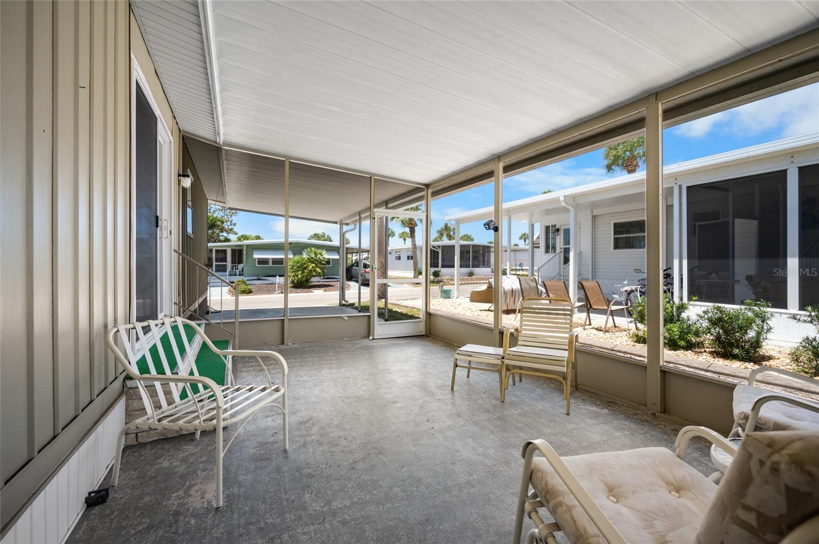 Image 3 of 44 For 5751 Hyacinth Road
