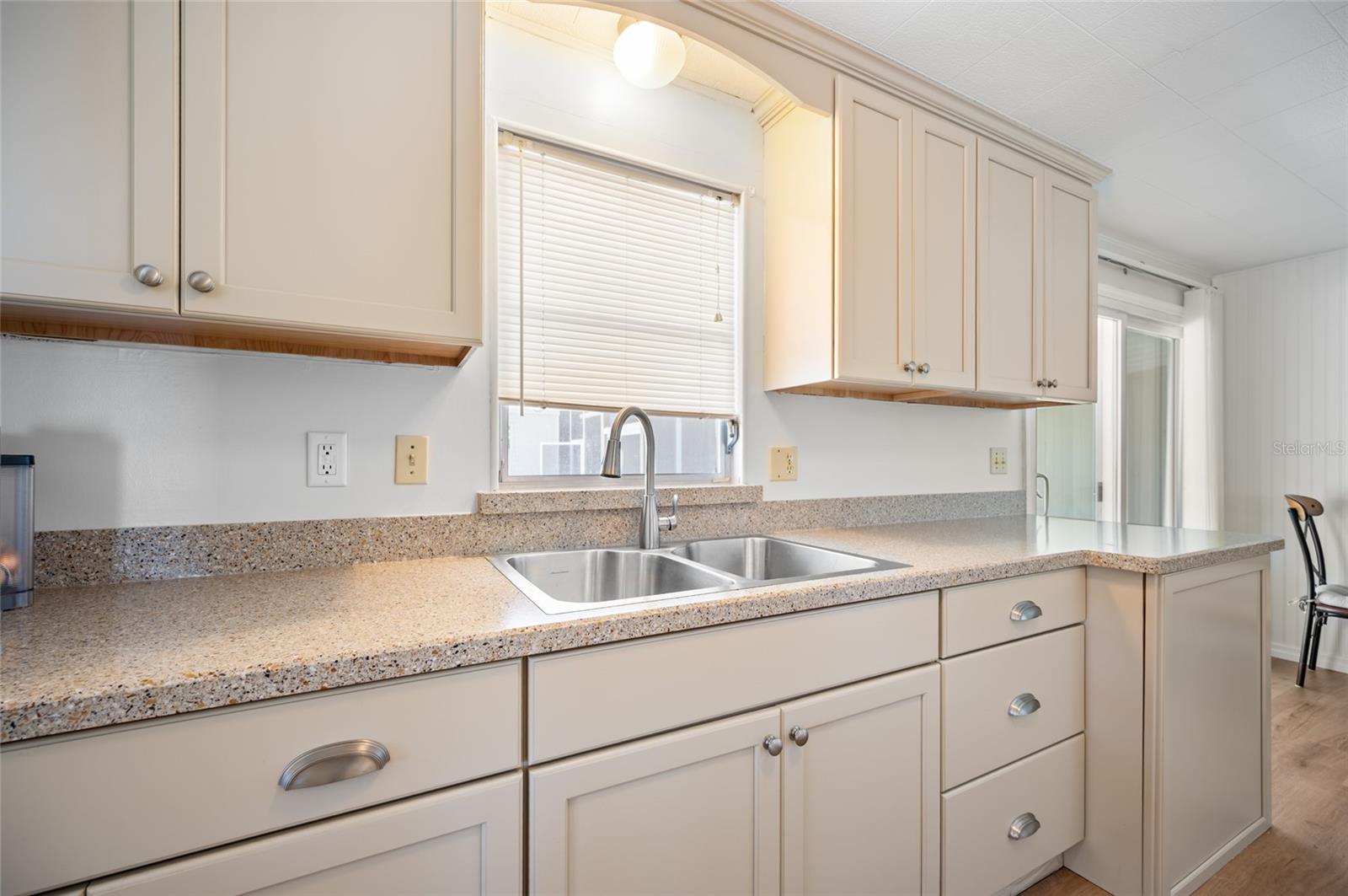 Image 6 of 44 For 5751 Hyacinth Road