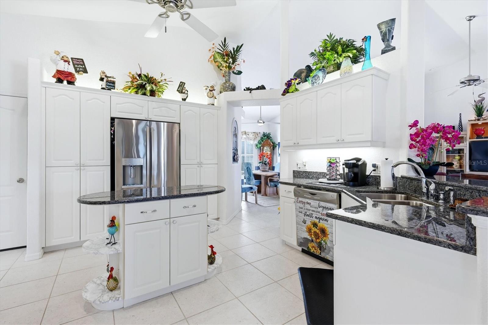 Image 21 of 61 For 8050 Tracy Circle