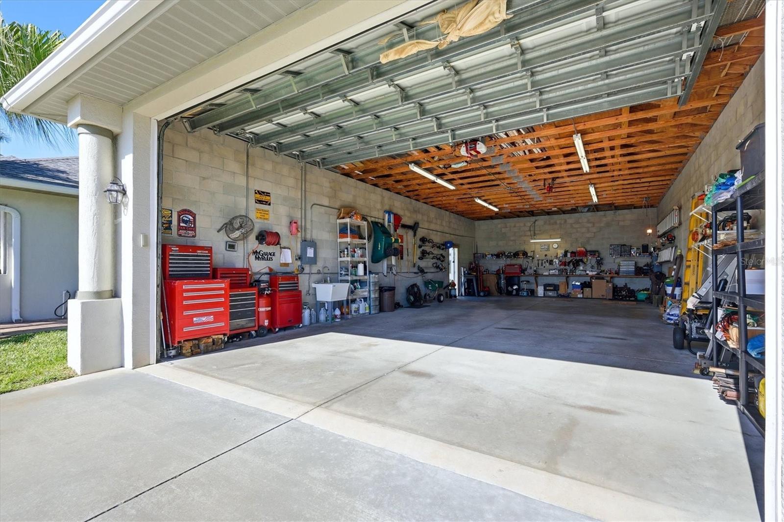 Image 39 of 61 For 8050 Tracy Circle