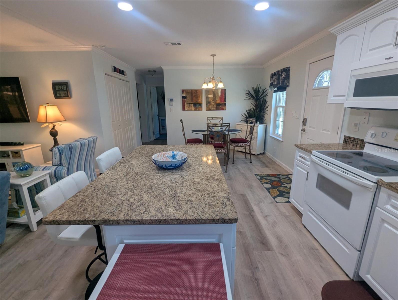 Image 11 of 66 For 2100 Kings Hwy  1098