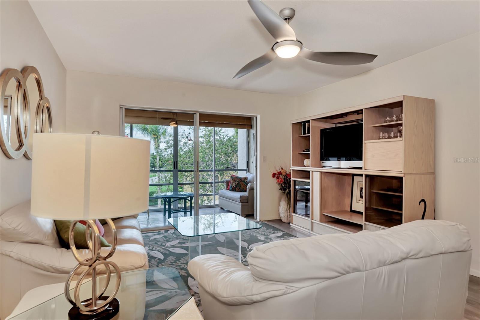 Image 13 of 53 For 260 Santa Maria Street 311