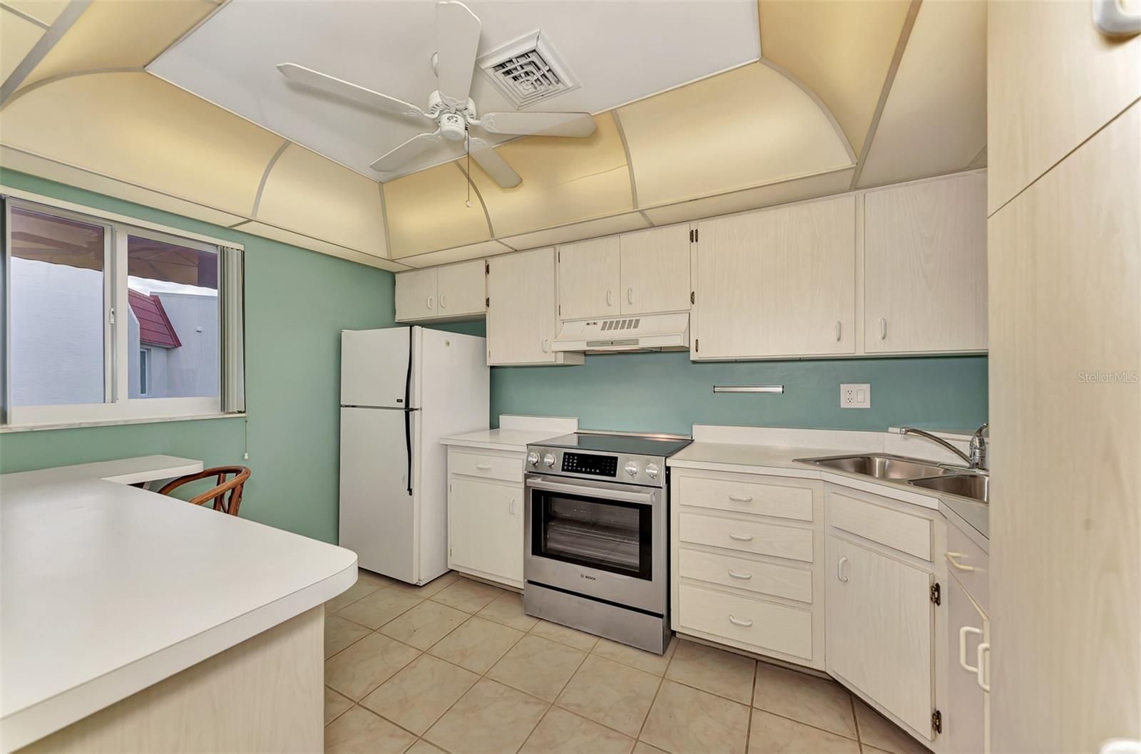 Image 16 of 53 For 260 Santa Maria Street 311
