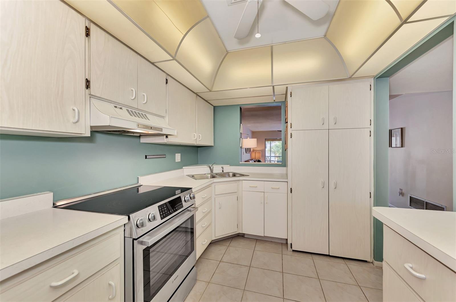 Image 17 of 53 For 260 Santa Maria Street 311