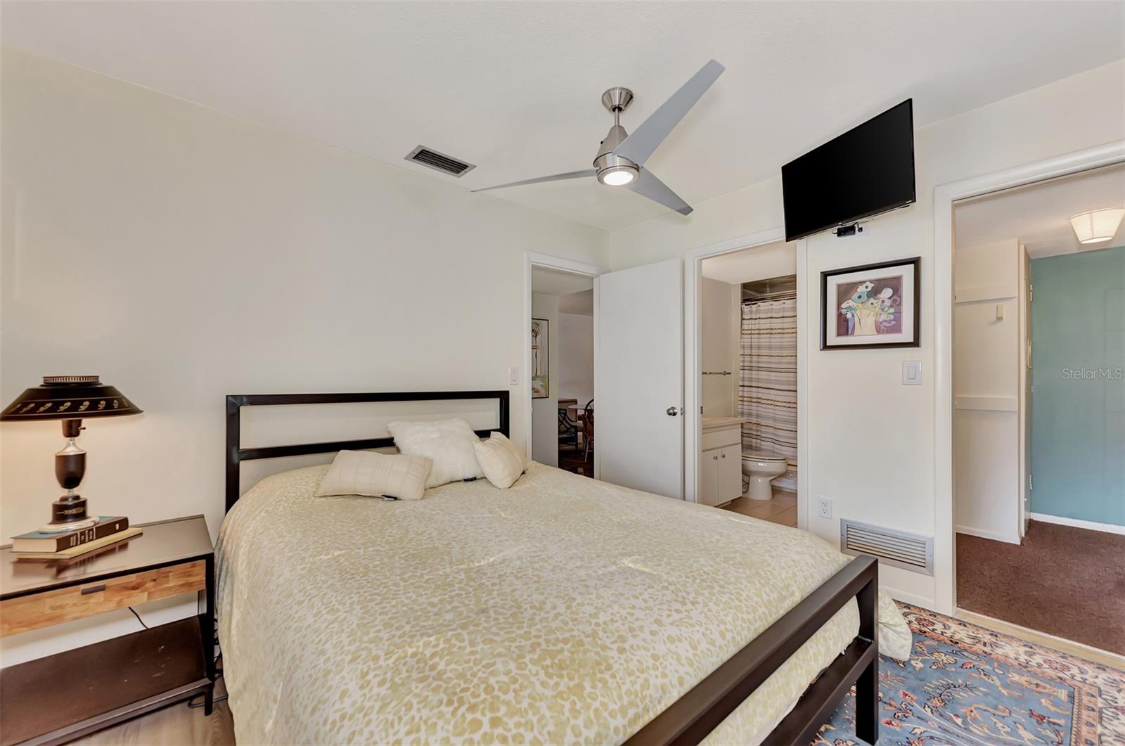 Image 23 of 53 For 260 Santa Maria Street 311