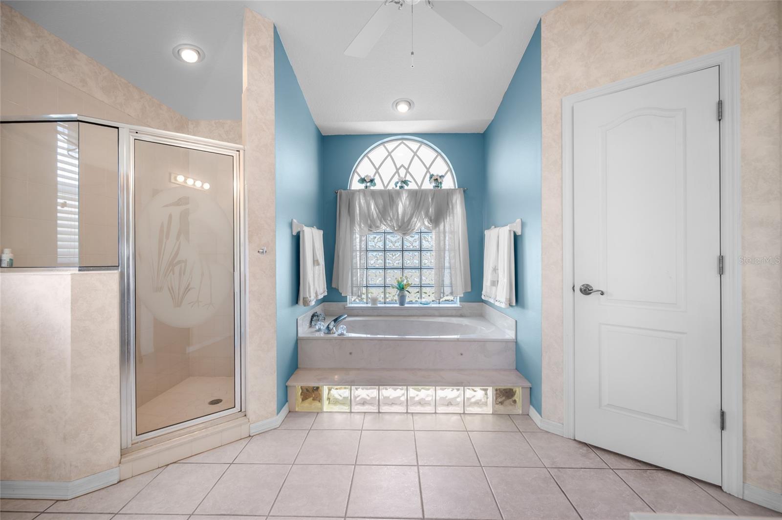 Image 13 of 69 For 8207 Lakeside Drive