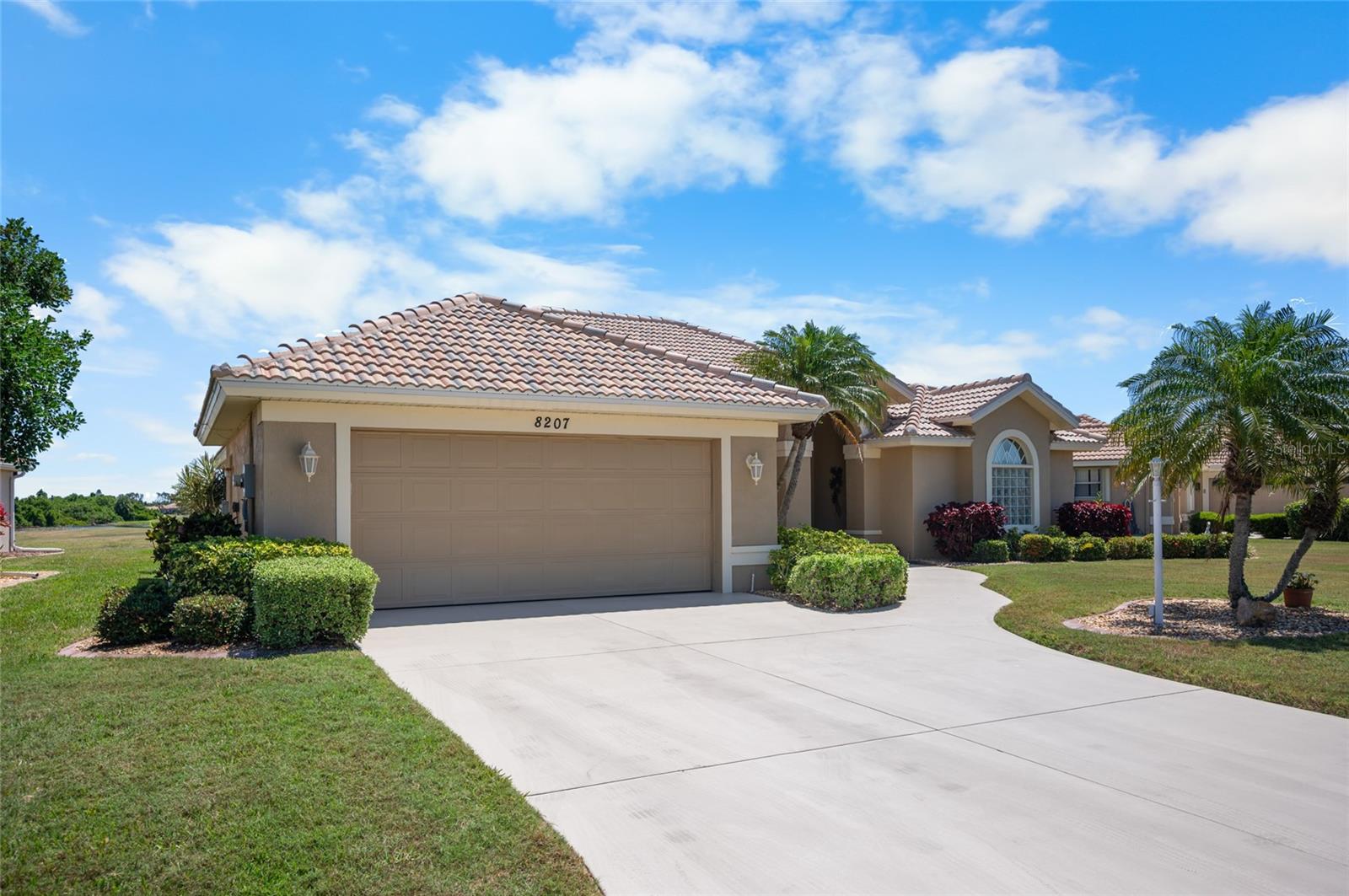 Image 48 of 69 For 8207 Lakeside Drive